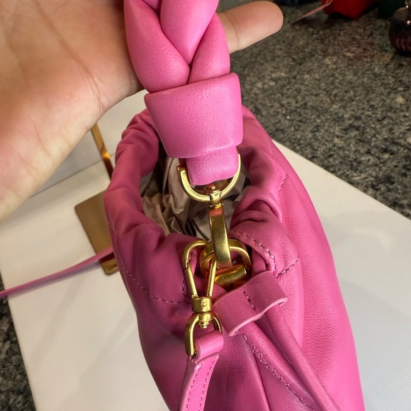 EUC! Kate Spade Meringue Nappa Leather Pull String small crossbody bag. - Picture 8 of 11